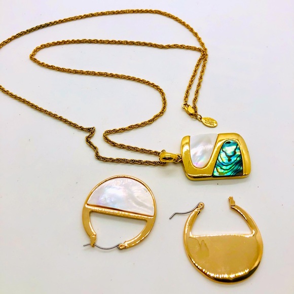 Vintage Abalone Pendant & Mother of Pearl Earrings - Picture 5 of 14